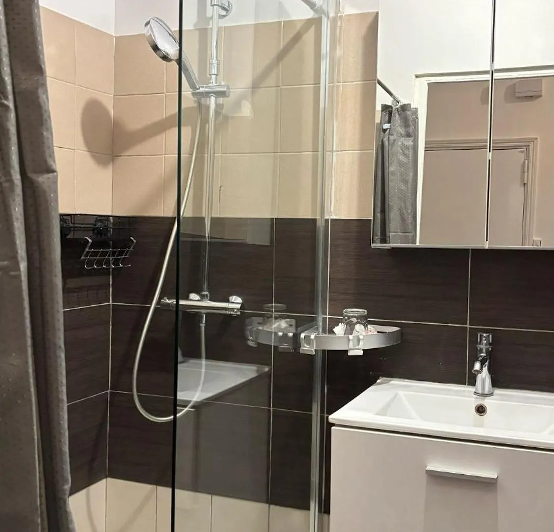 Apartment Jolie Appart A La Joliette Marseille