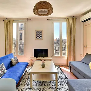 Nocnoc - Le Republique Apartment